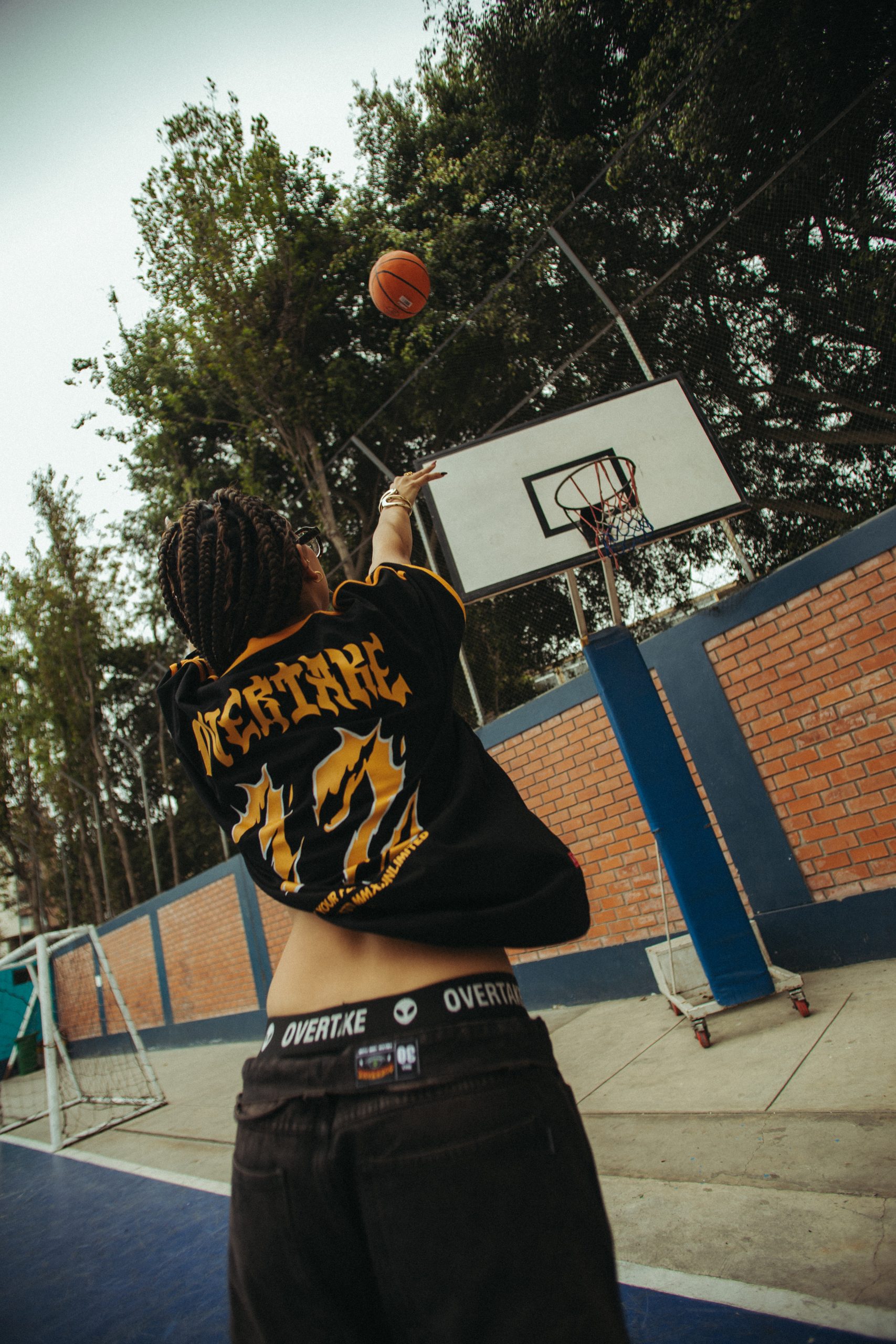 Lucking - Retro Oversize 10 | Overtake Lucking - Retro Oversize - Image 10